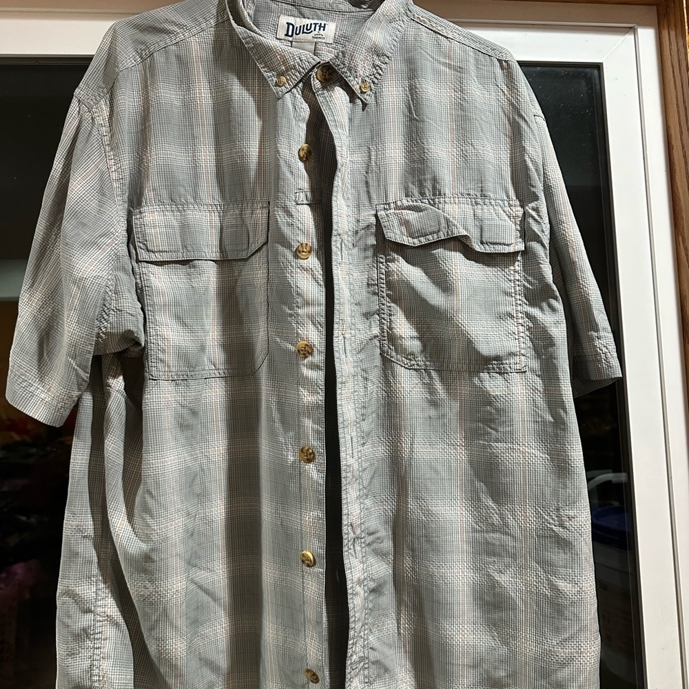 Duluth Trading Co Men's Light Gray Checkered Button-Down Shirt
